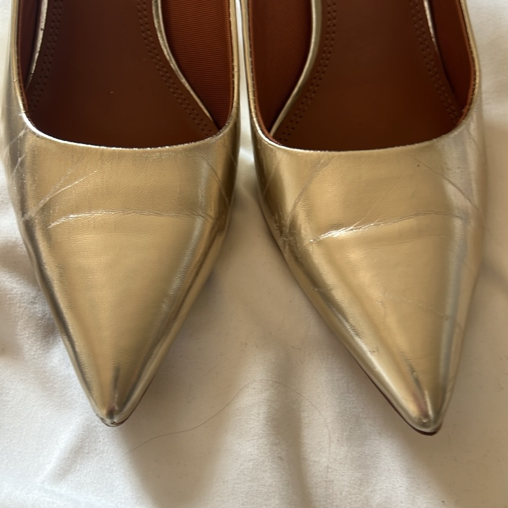 Gold heels - Picture 7 of 13